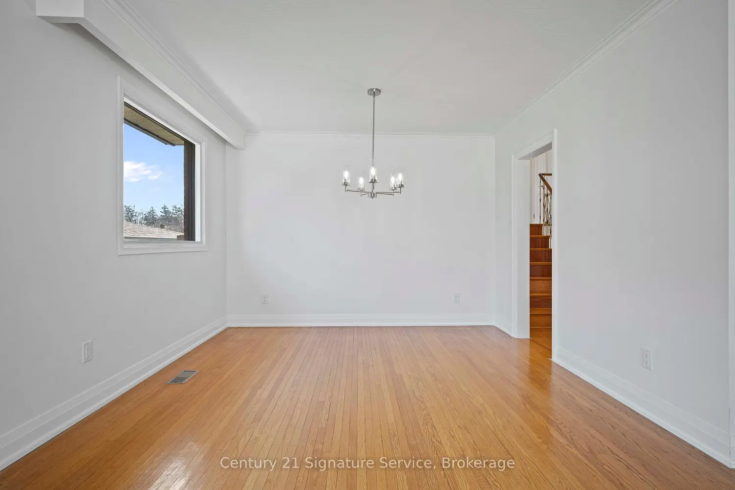 2362 Denise Road photo 5