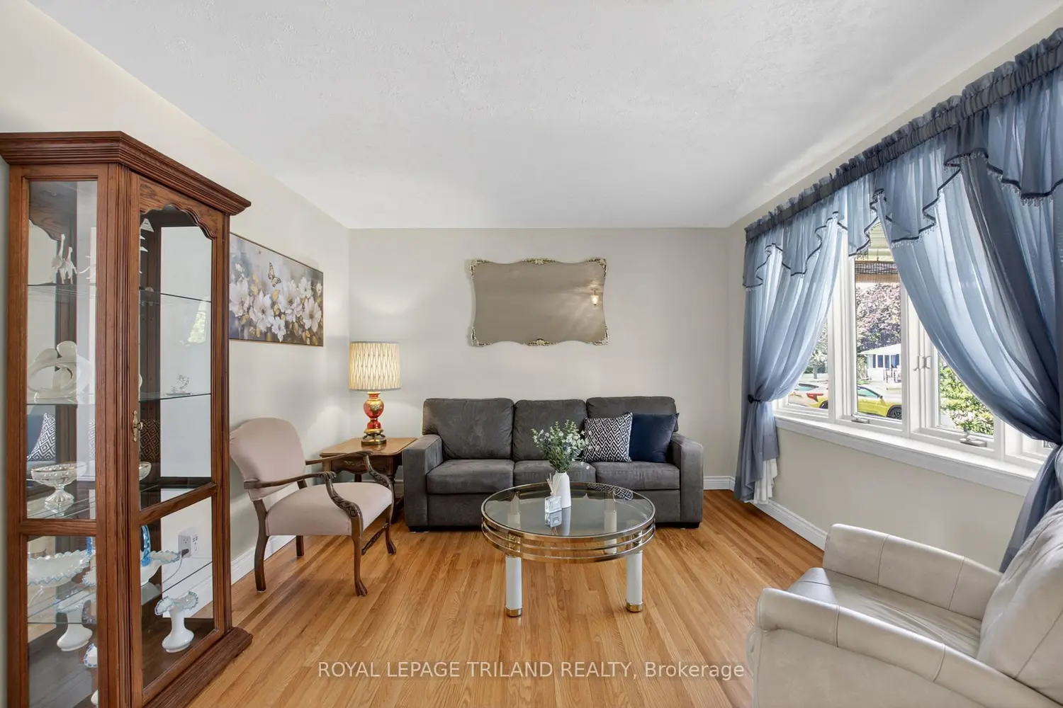 7 Thompson Avenue photo 5