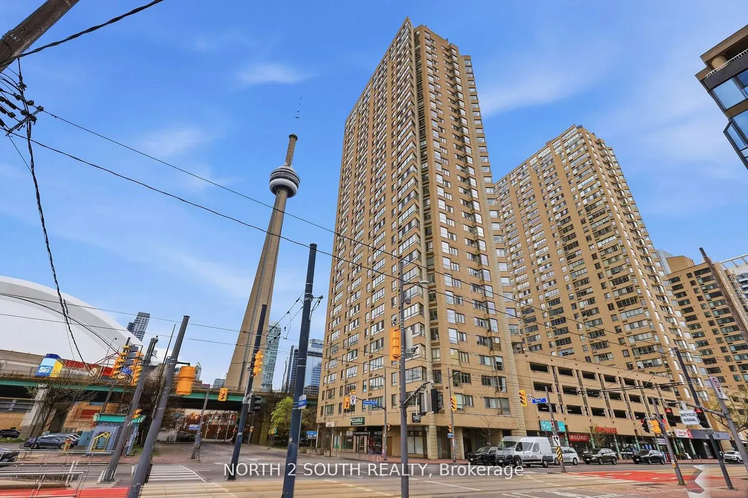 270 Queens Quay 505 photo 3