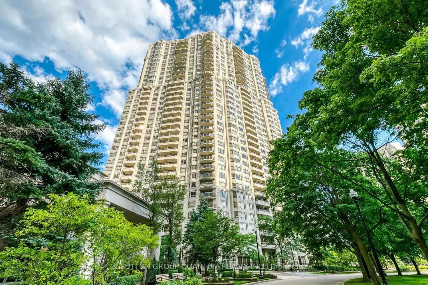 25 Kingsbridge Garden Circle 1123