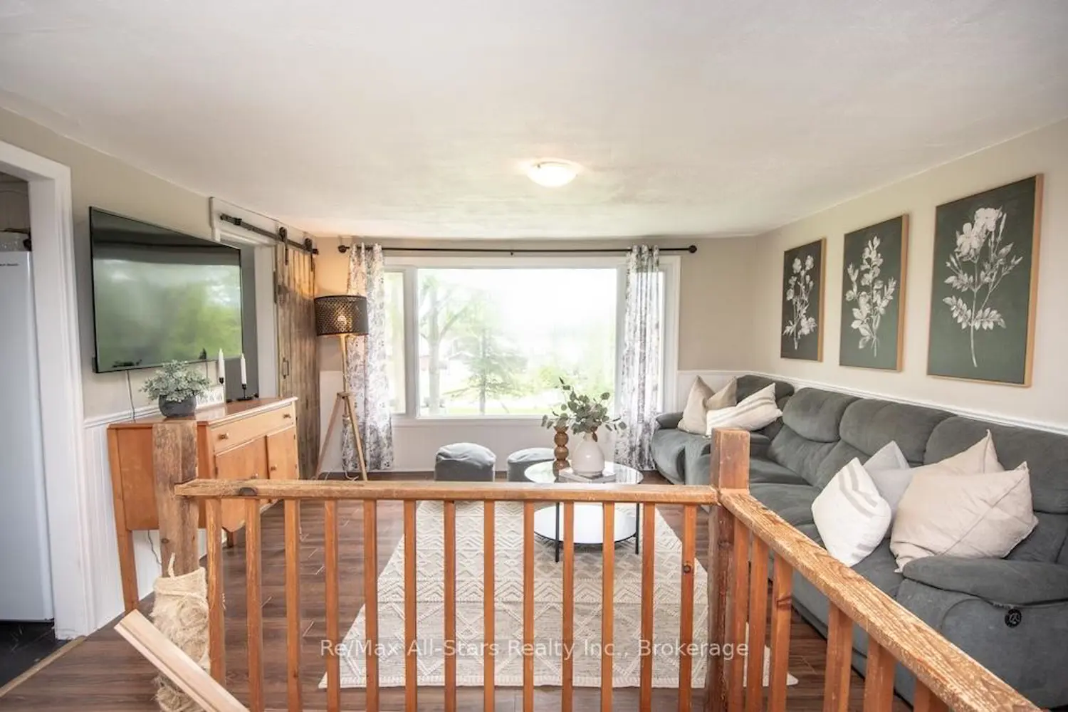 9 Riverside Drive photo 5