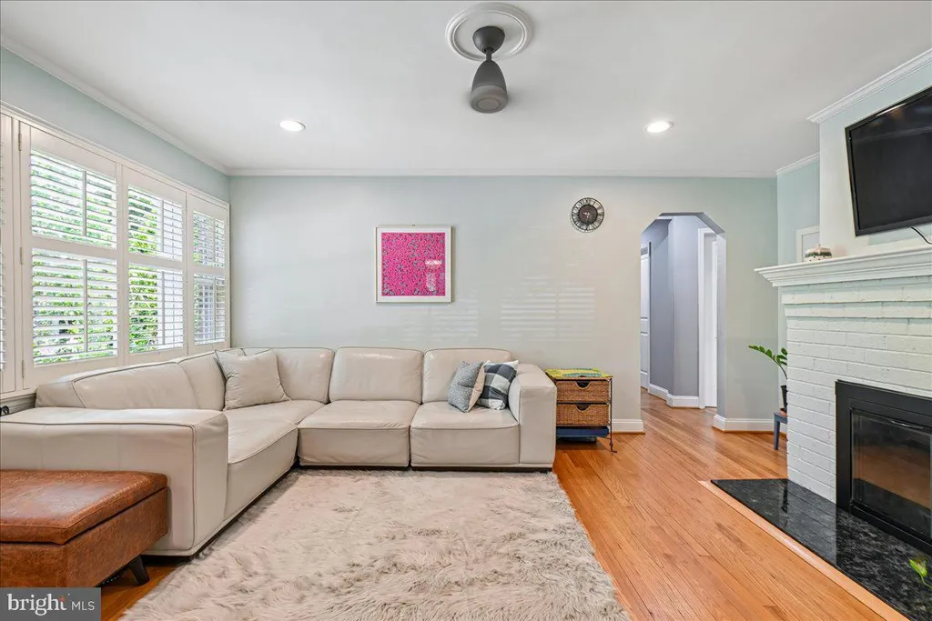 10211 Brookmoor Drive, Silver Spring, MD 20901 photo 4