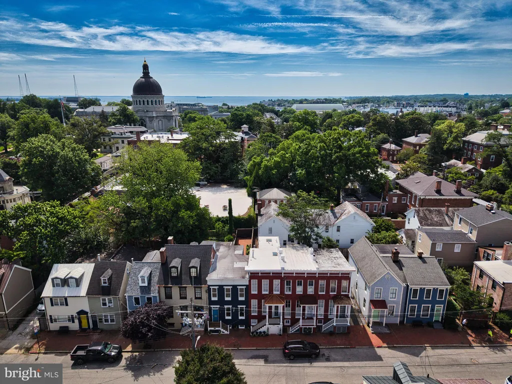 11 1/2 College Avenue, Annapolis, MD 21401