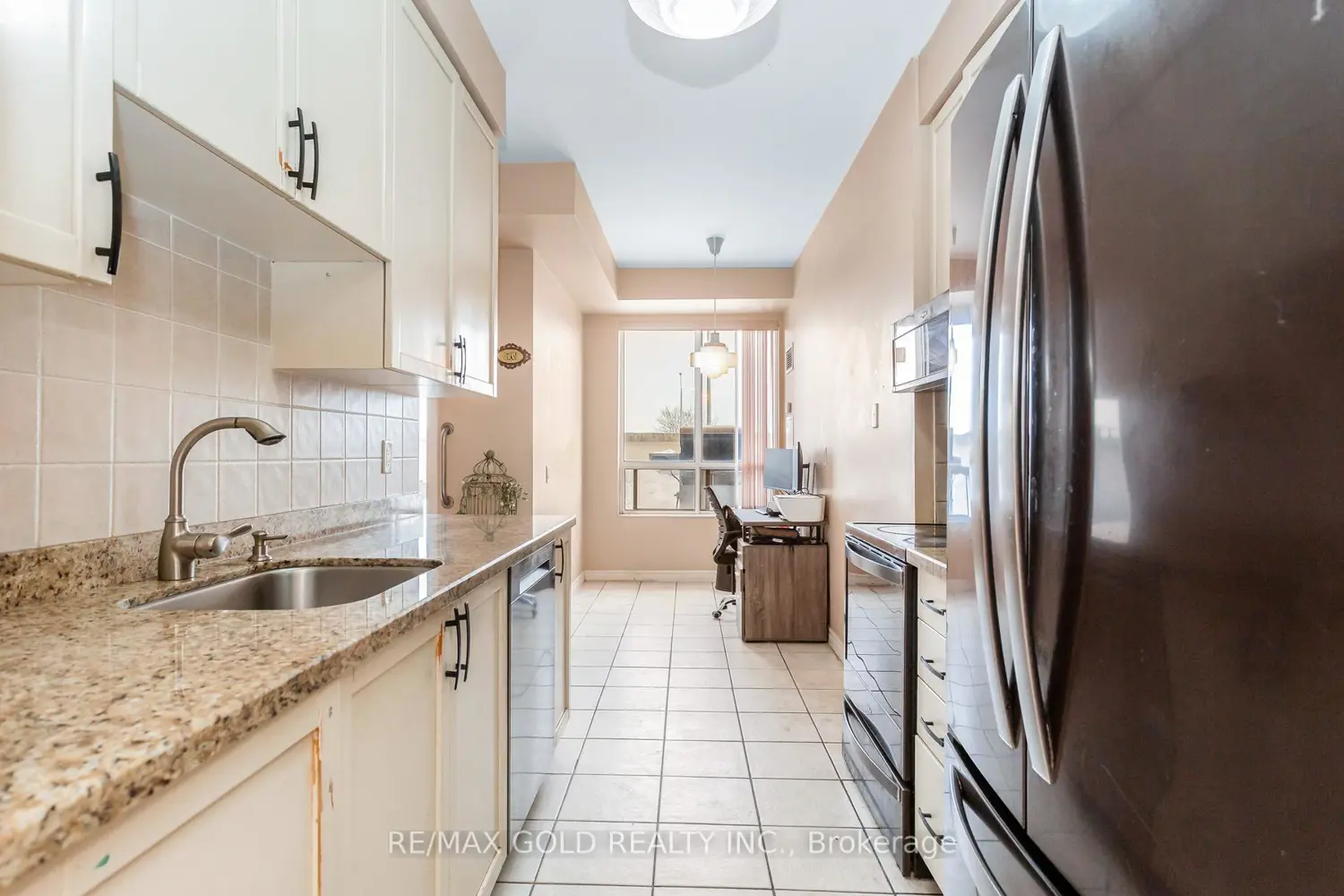 25 Kingsbridge Grdn Circle 224