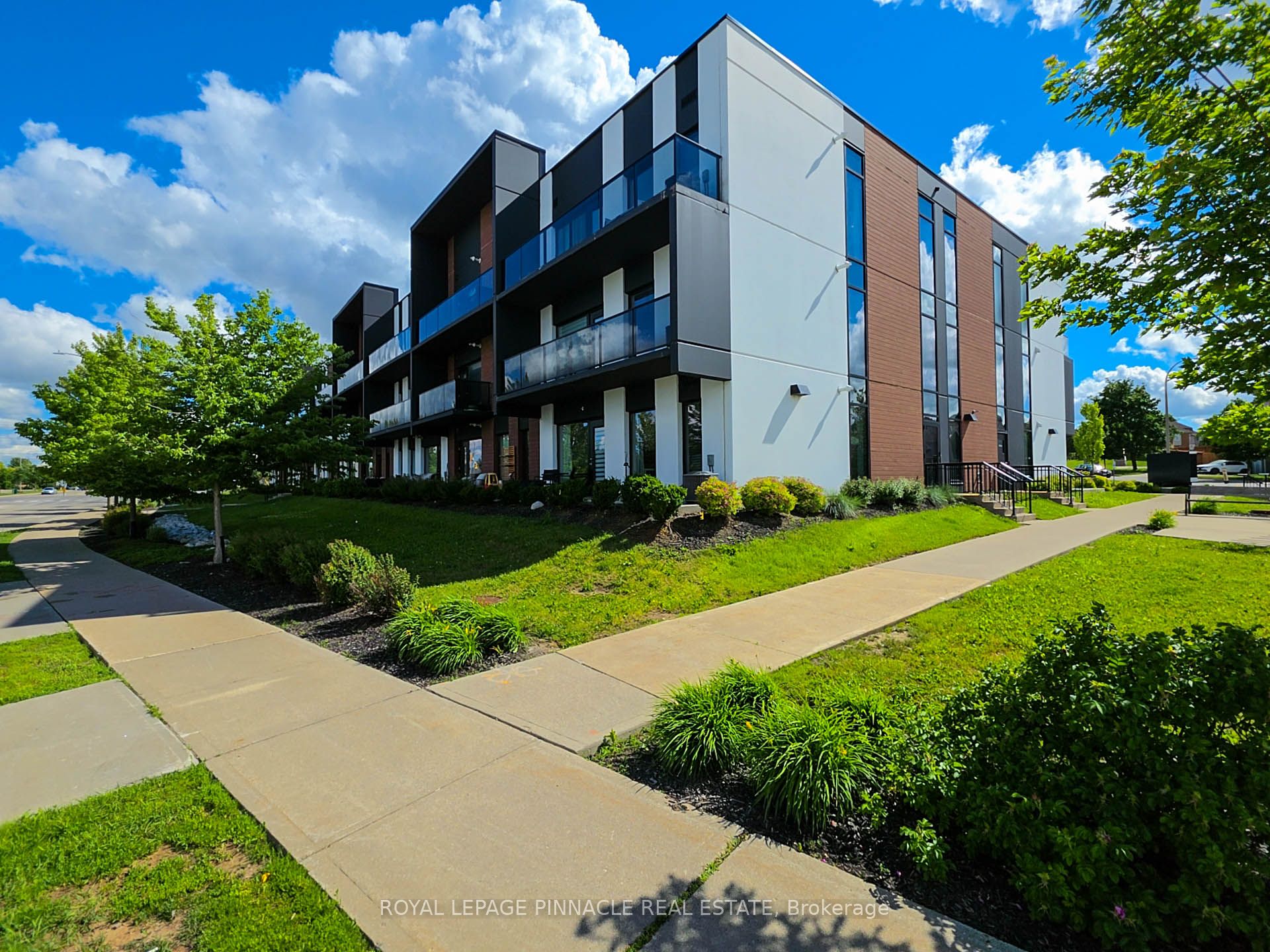 101-5 Wake Robin Drive, Kitchener, ON, N2E 0H6