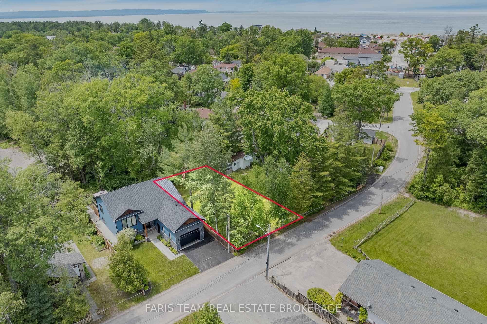 40 Nancy Street, Wasaga Beach, ON, L9Z 2K4