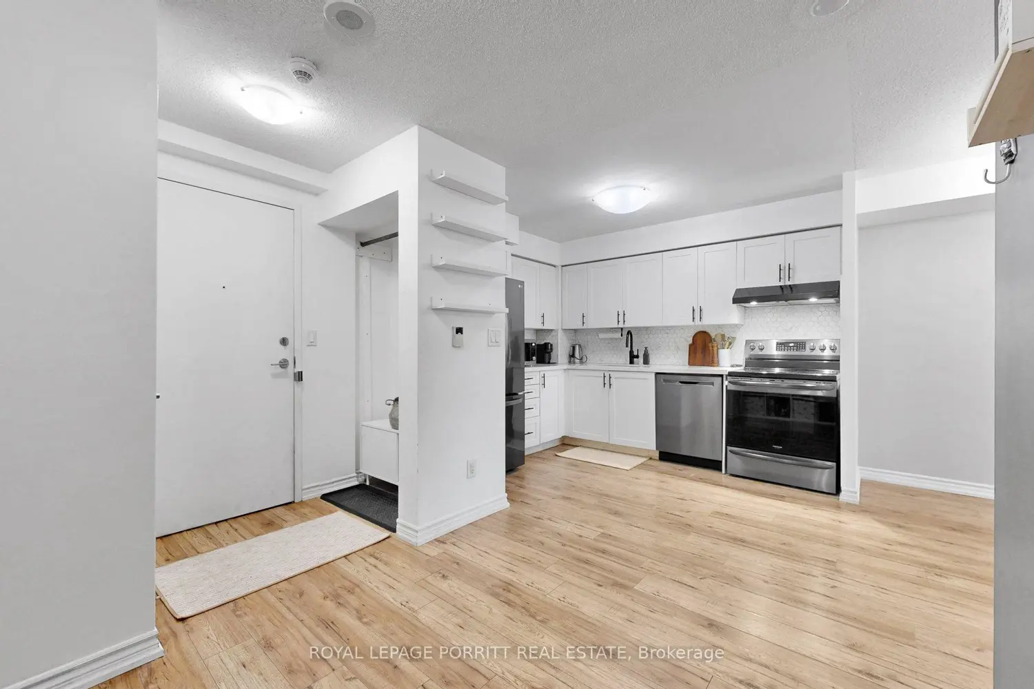 3888 Duke Of York Boulevard 927