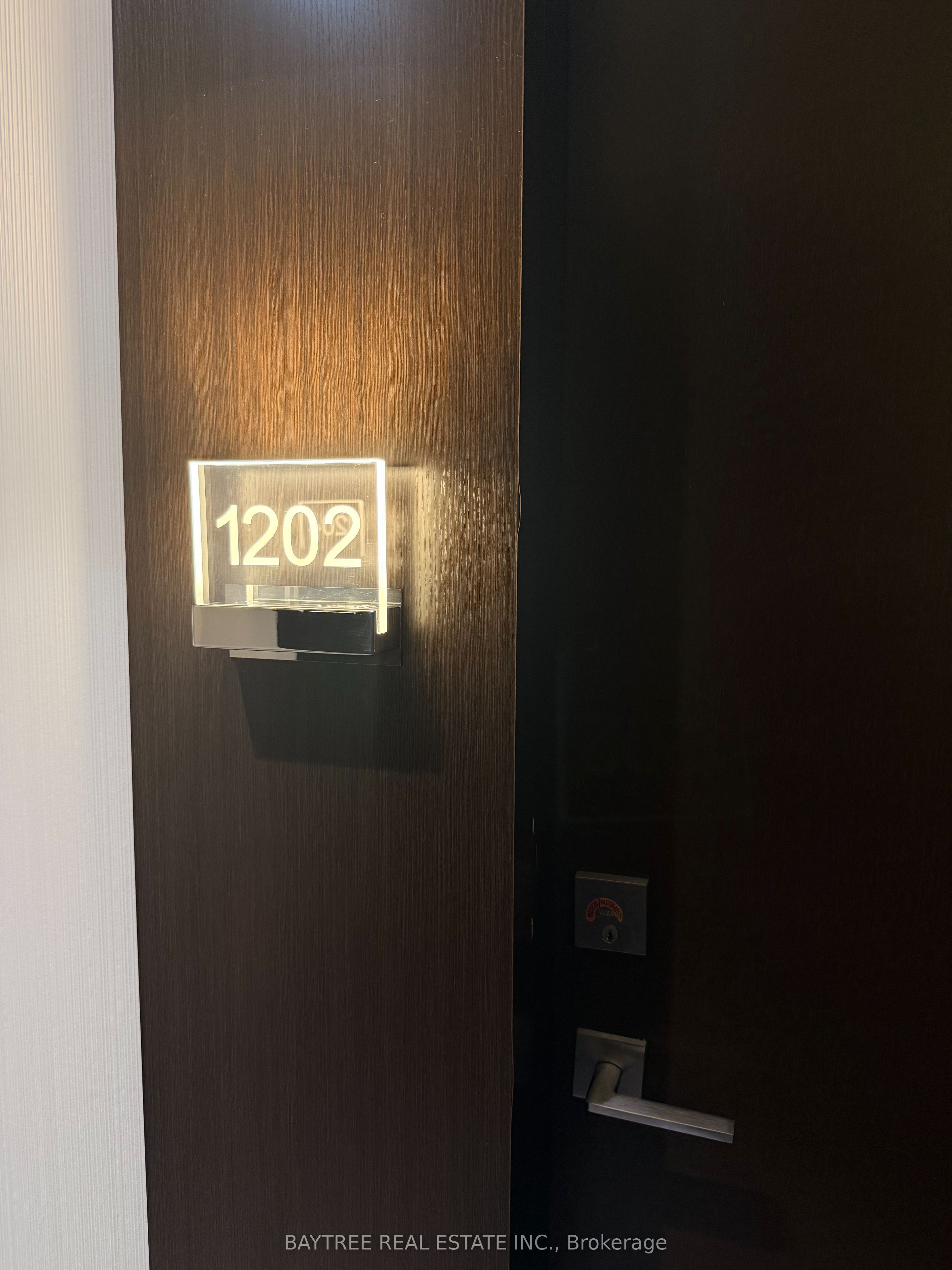 1202-2221 Yonge Street, Toronto, ON, M4S 0B8