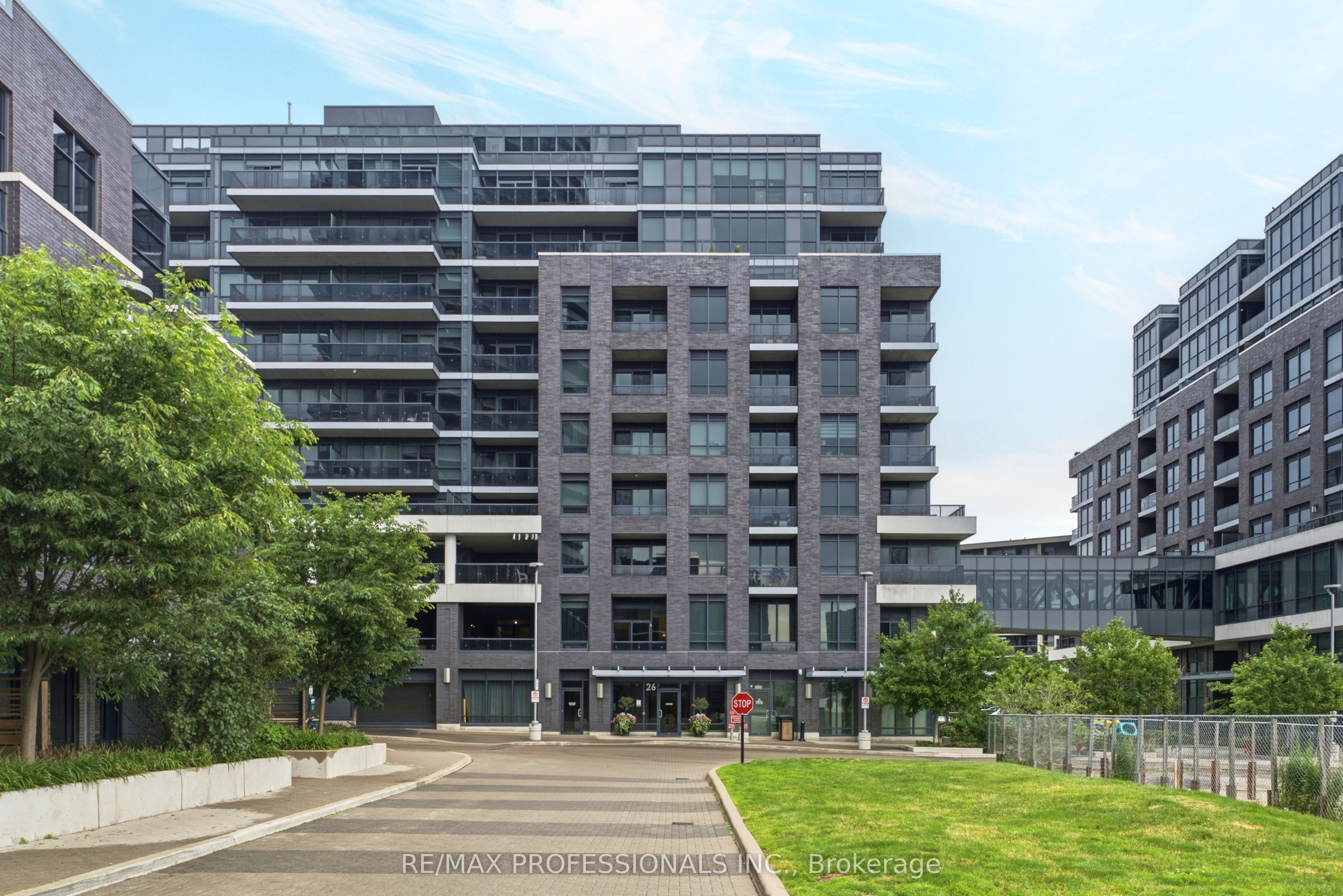 323-26 Gibbs Road, Toronto, ON, M9B 6L6