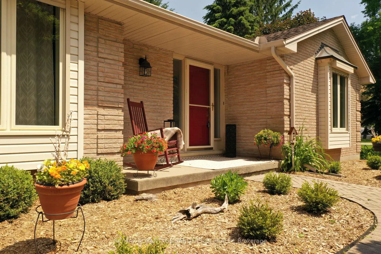109 Salisbury Drive photo 4