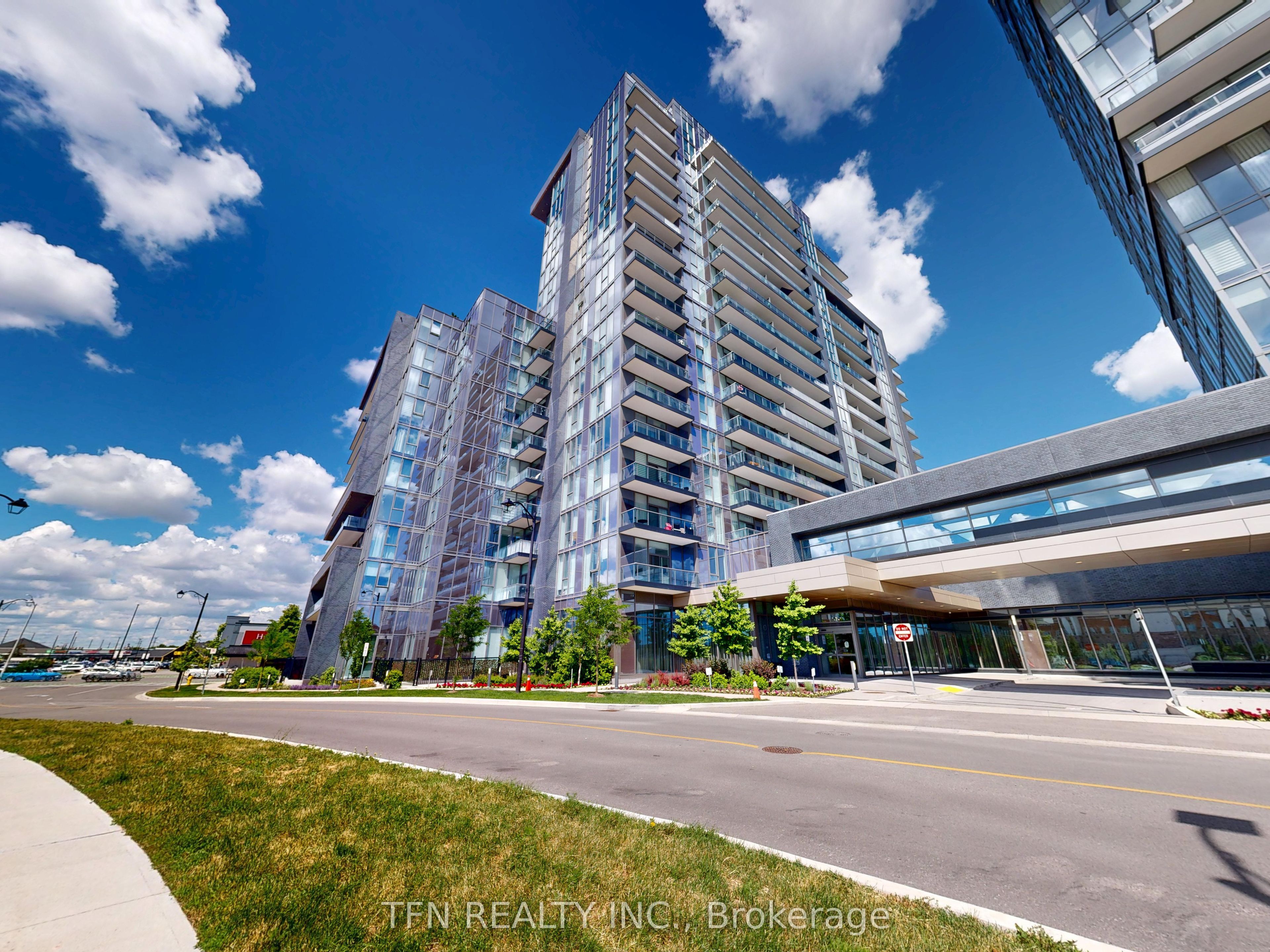 602-10 Gatineau Drive W, Vaughan, ON, L4J 0L2
