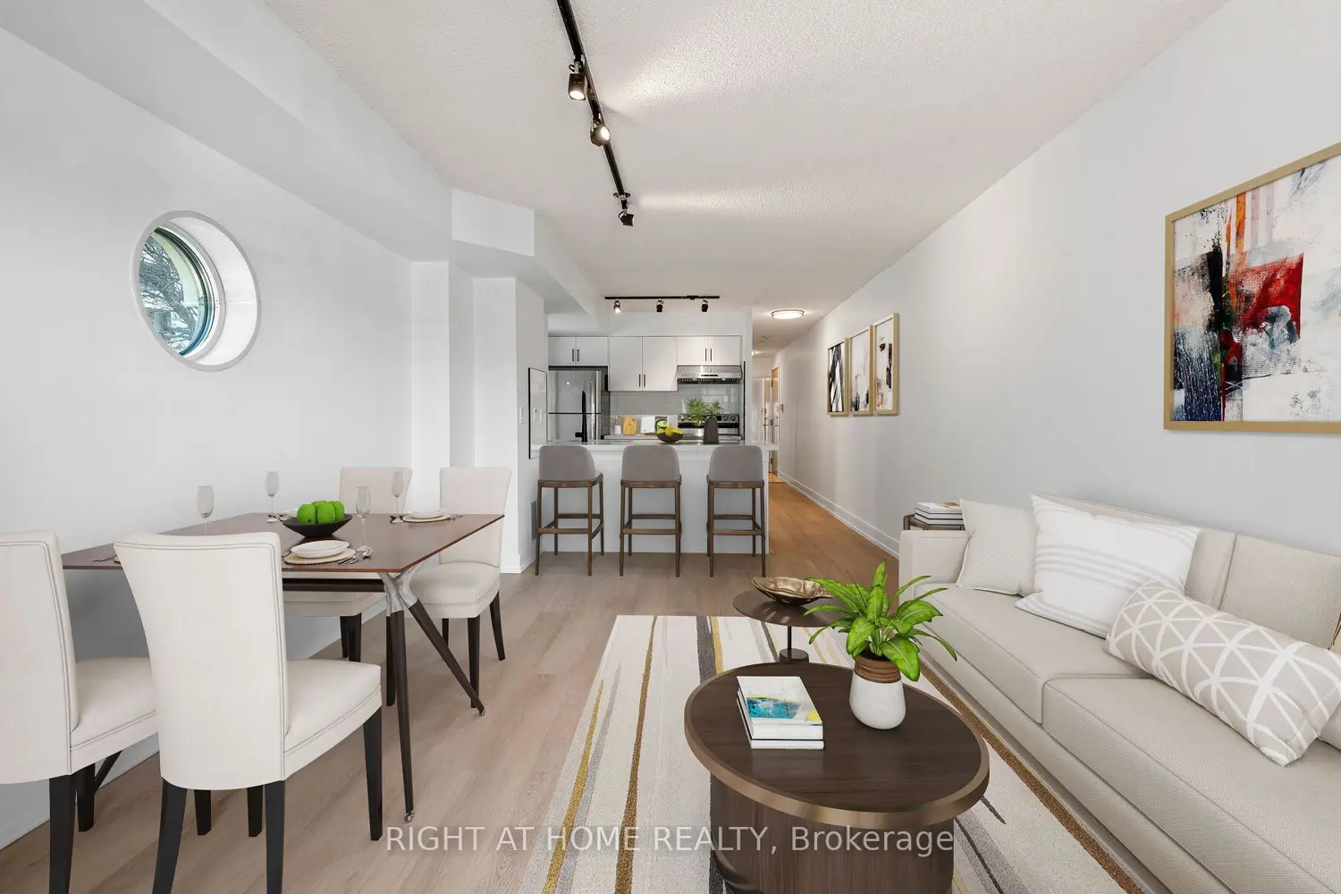 600 Queens Quay 219 photo 3