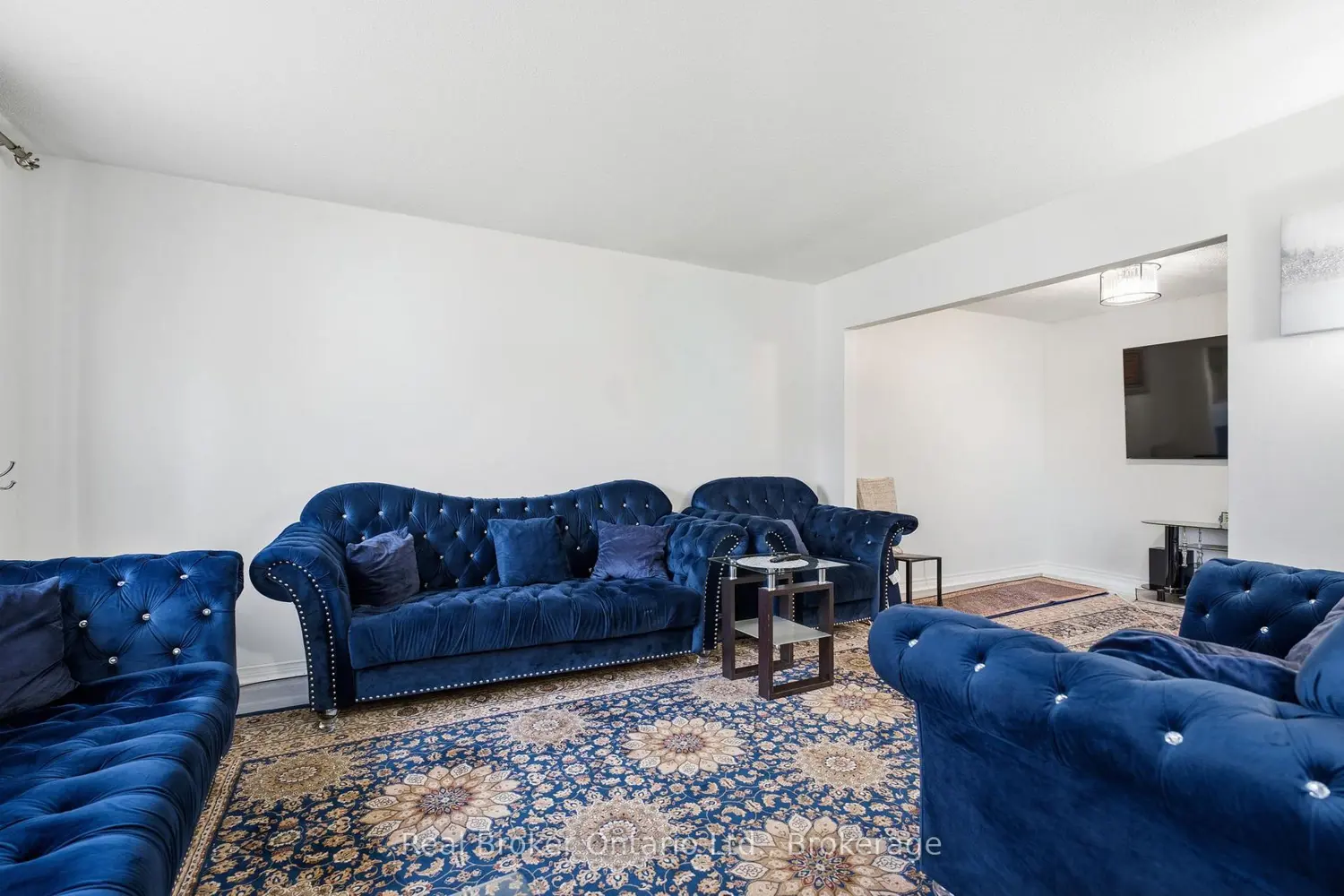 126 Dinison Crescent photo 5