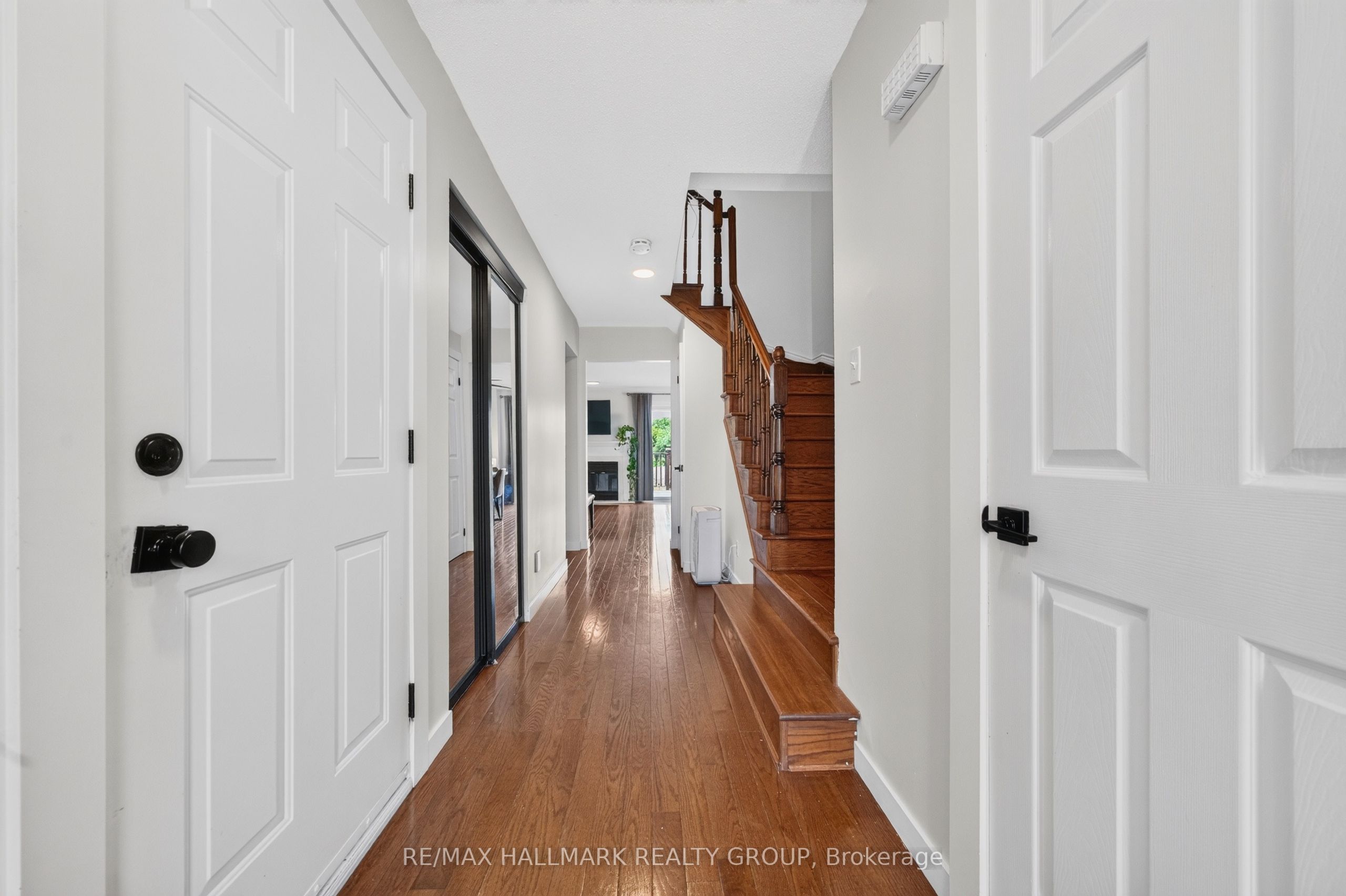 45 Birchbank Crescent, Ottawa, ON, K2M 2J8 photo 3