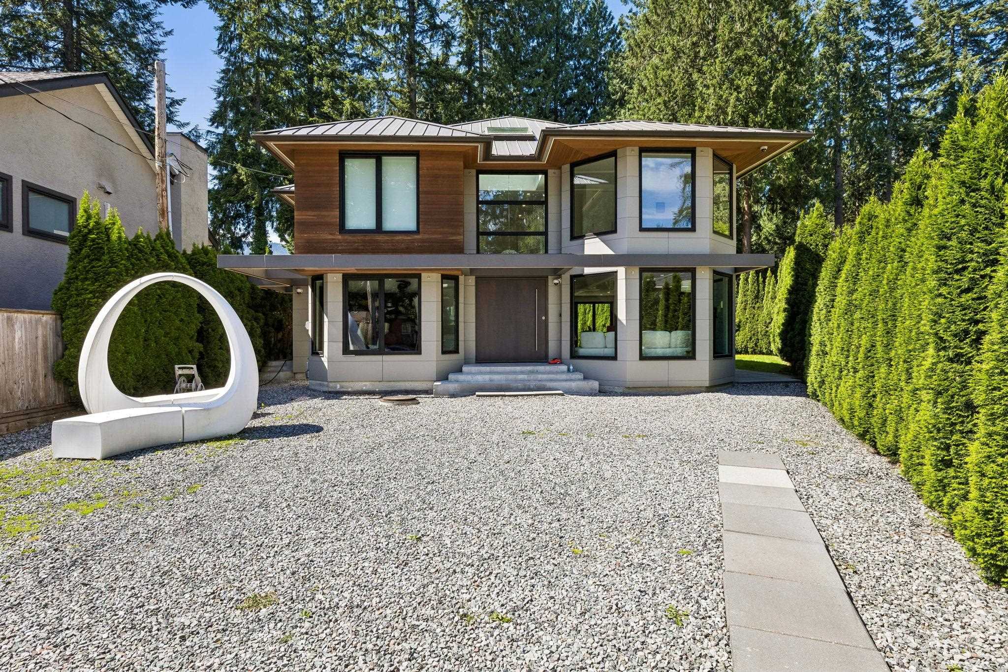 4577 Capilano Road, North Vancouver, BC, V7R 4K2