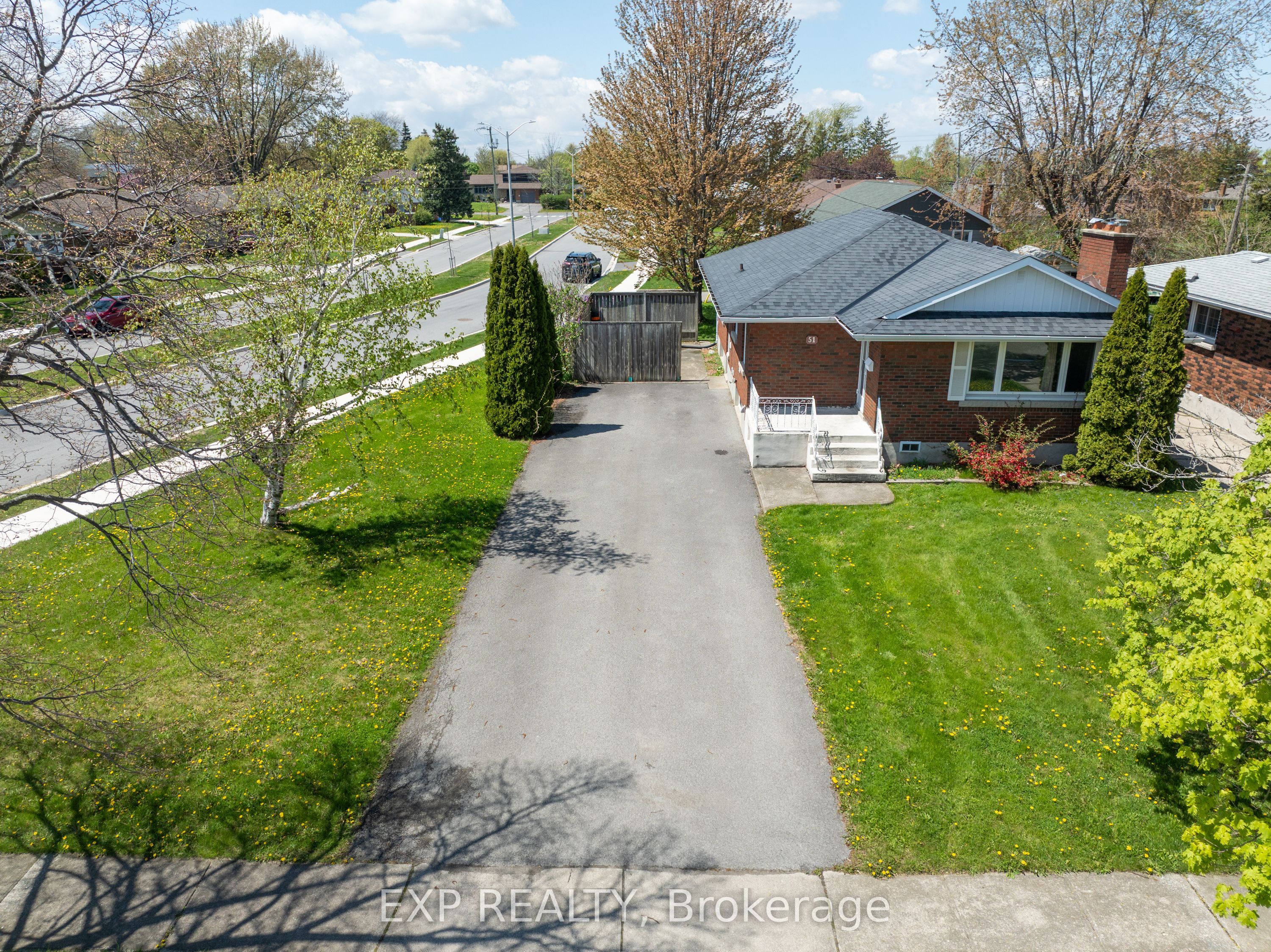 51 Parkdale Drive, Thorold, ON, L2V 2N7 photo 2