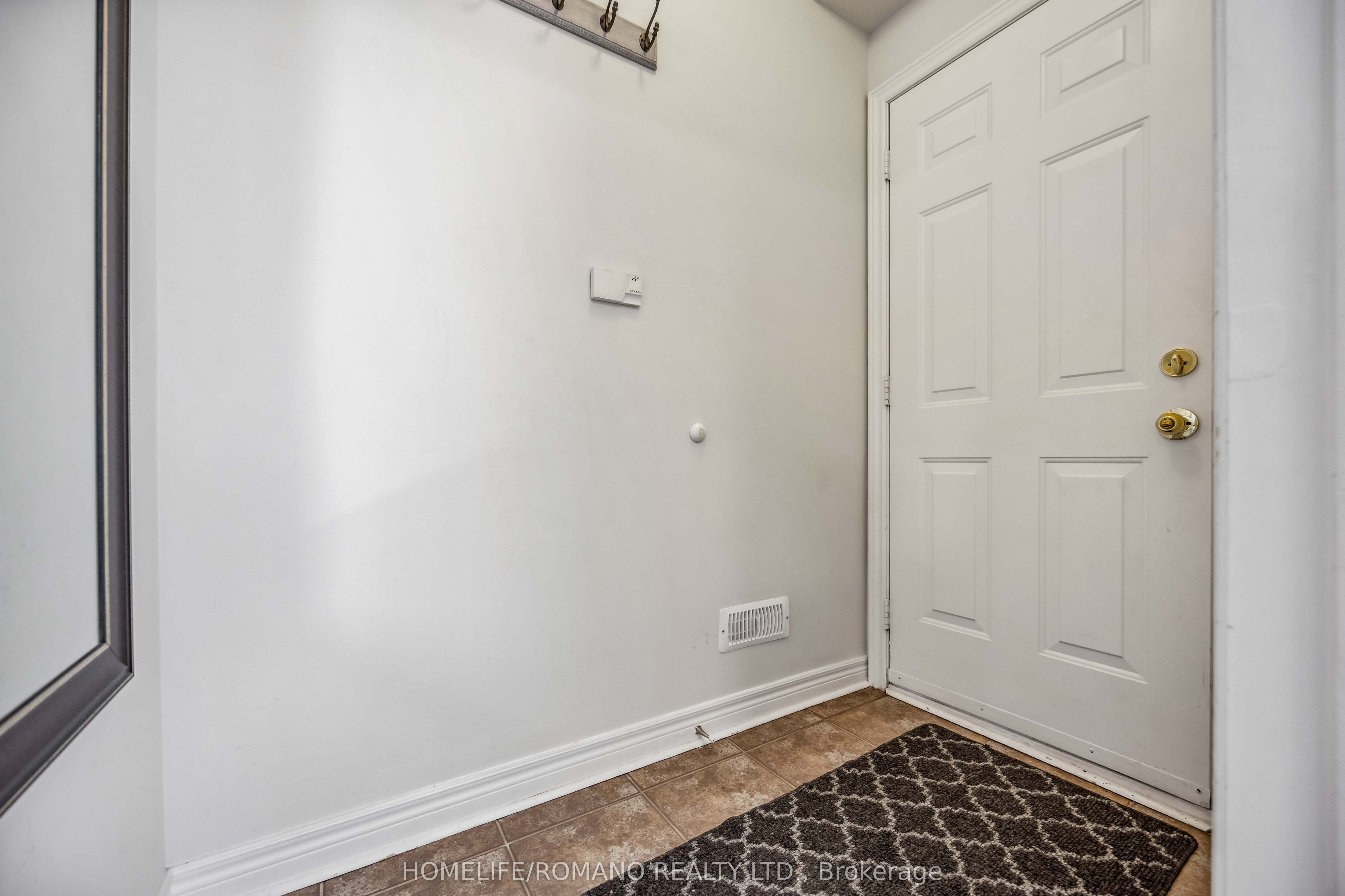 Basement-34 Gianmarco Way, Vaughan, ON, L6A 3J3 photo 4