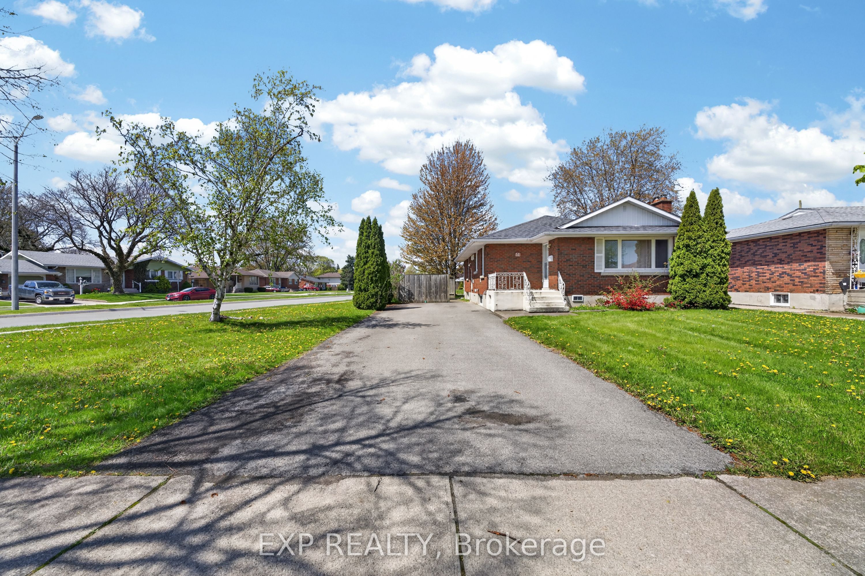 51 Parkdale Drive, Thorold, ON, L2V 2N7