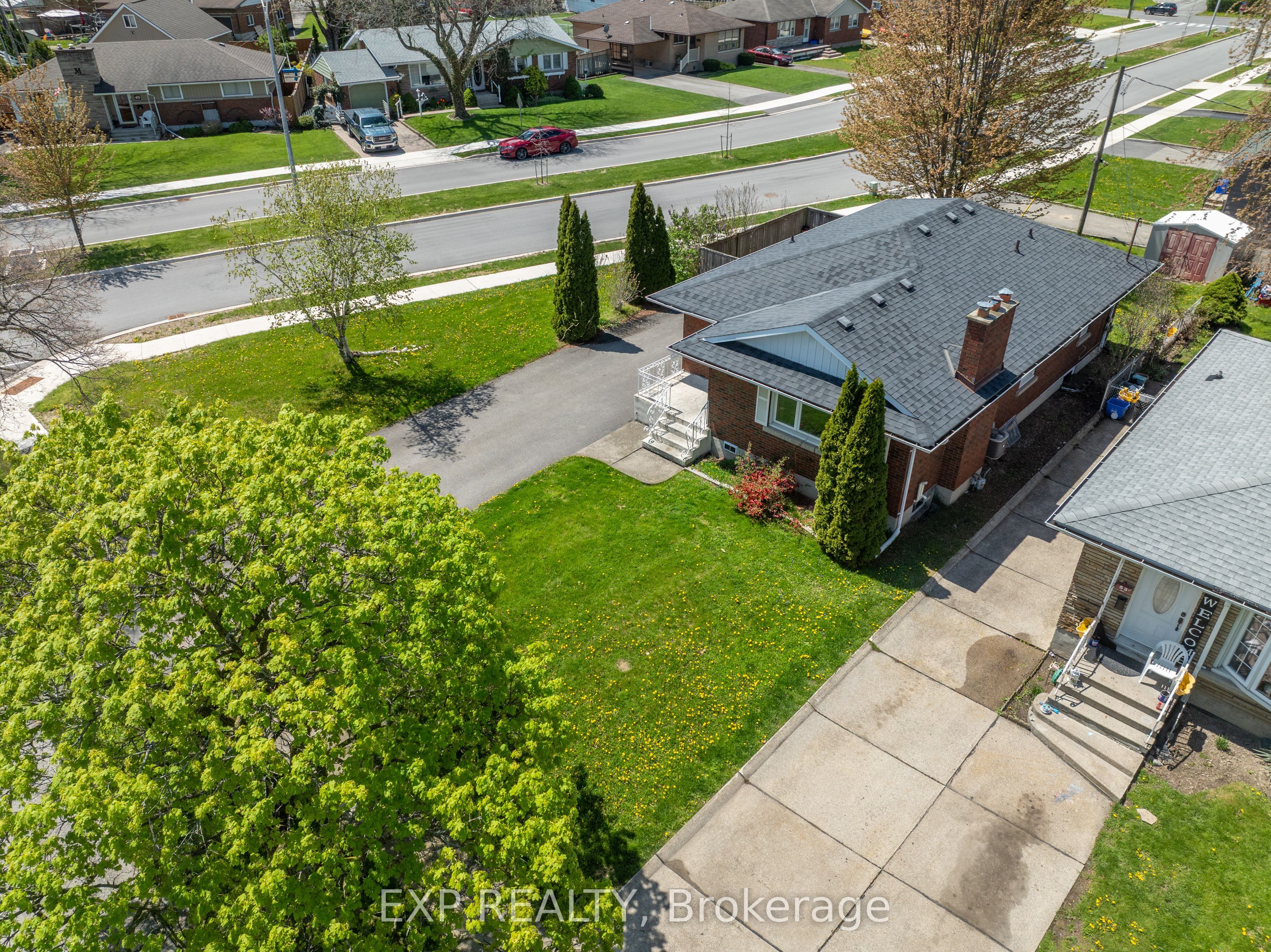 51 Parkdale Drive, Thorold, ON, L2V 2N7 photo 5