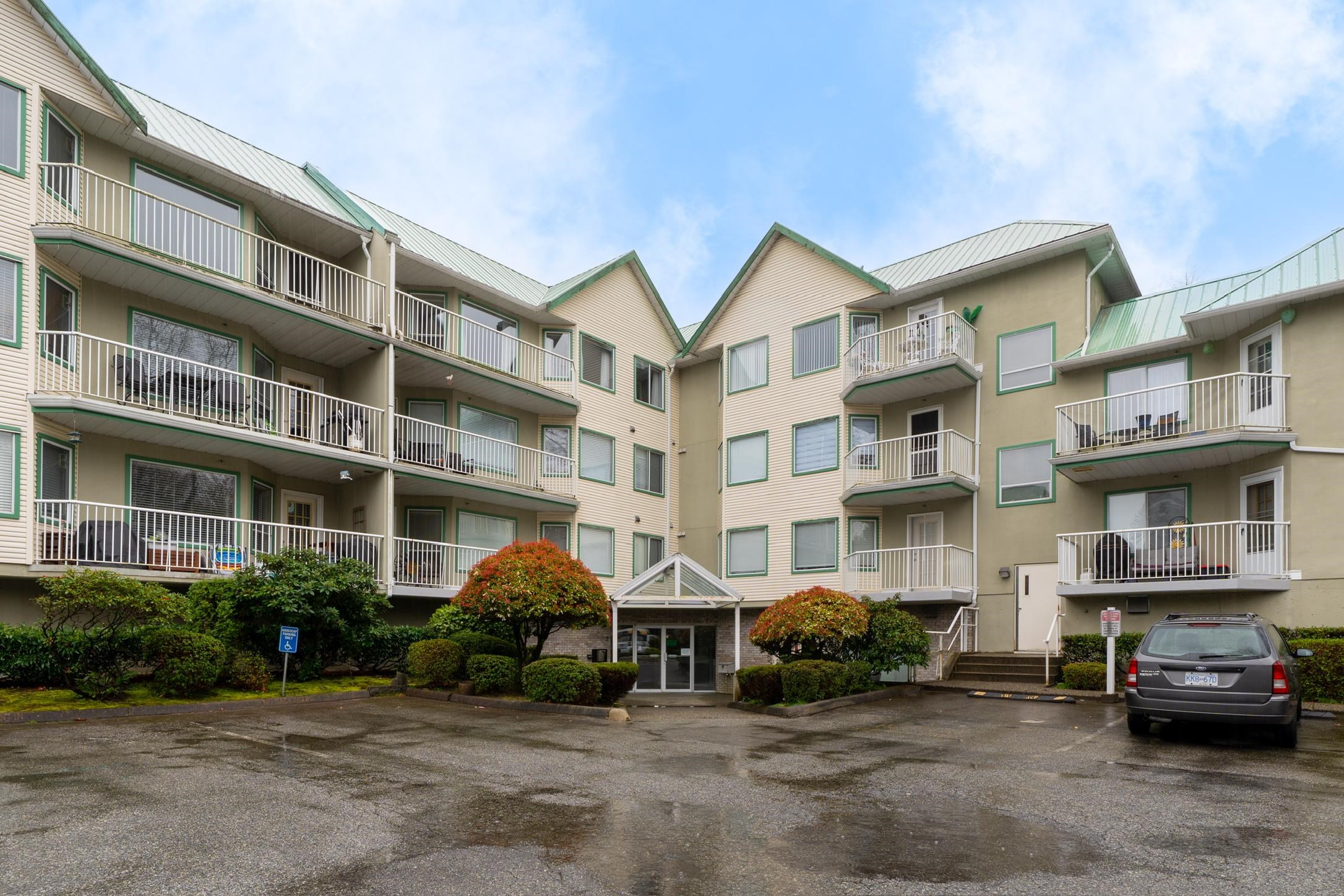 317-19236 Ford Road, Pitt Meadows, BC, V3Y 2K1