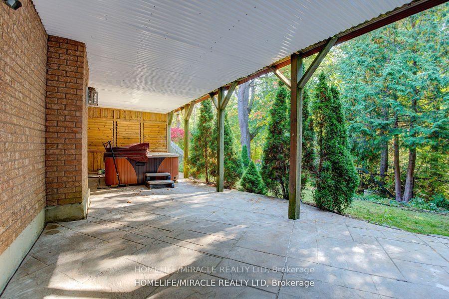 905 Alanbury Crescent, Pickering, ON, L1X 2S3