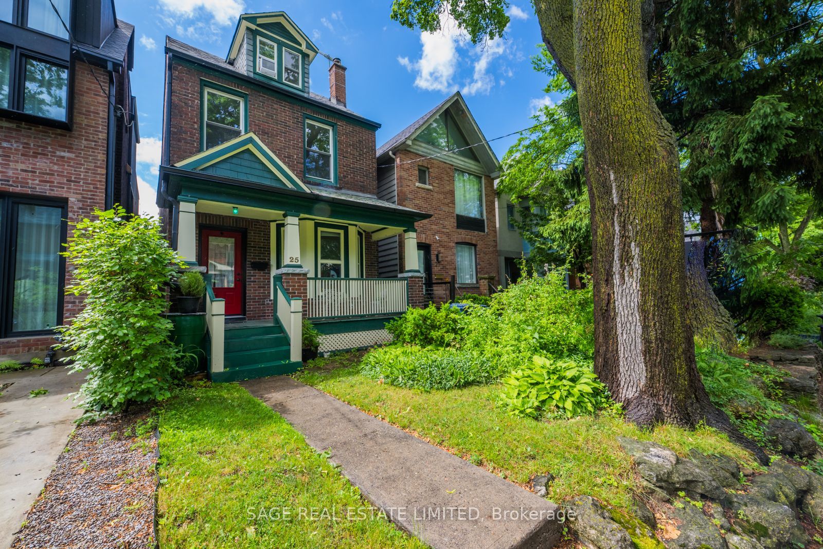 25 Helena Avenue, Toronto, ON, M6G 2H3