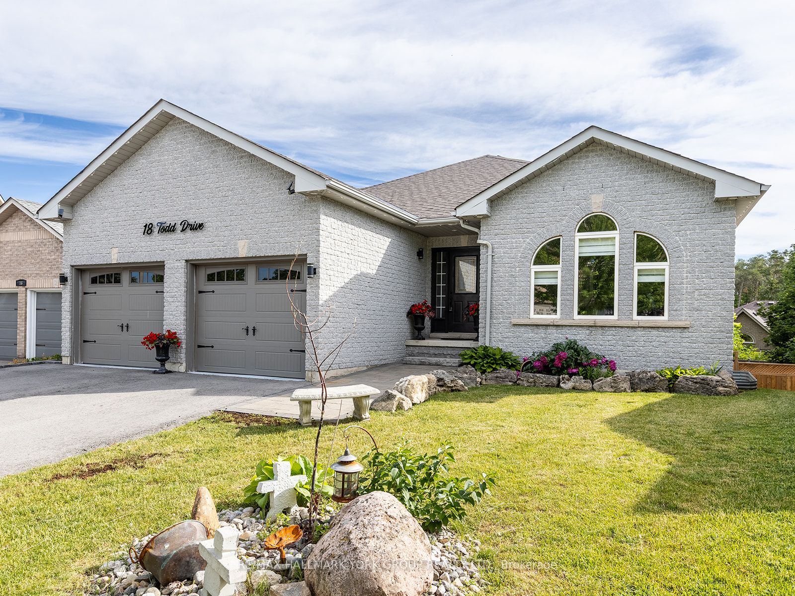 18 Todd Drive, Barrie, ON, L4N 9K6