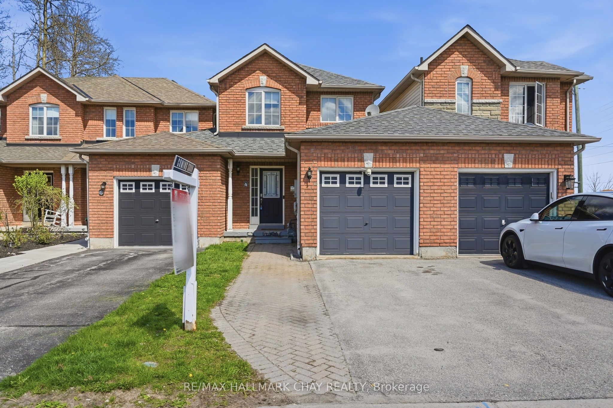 4 Hawthorne Crescent, Barrie, ON, L4N 8K1