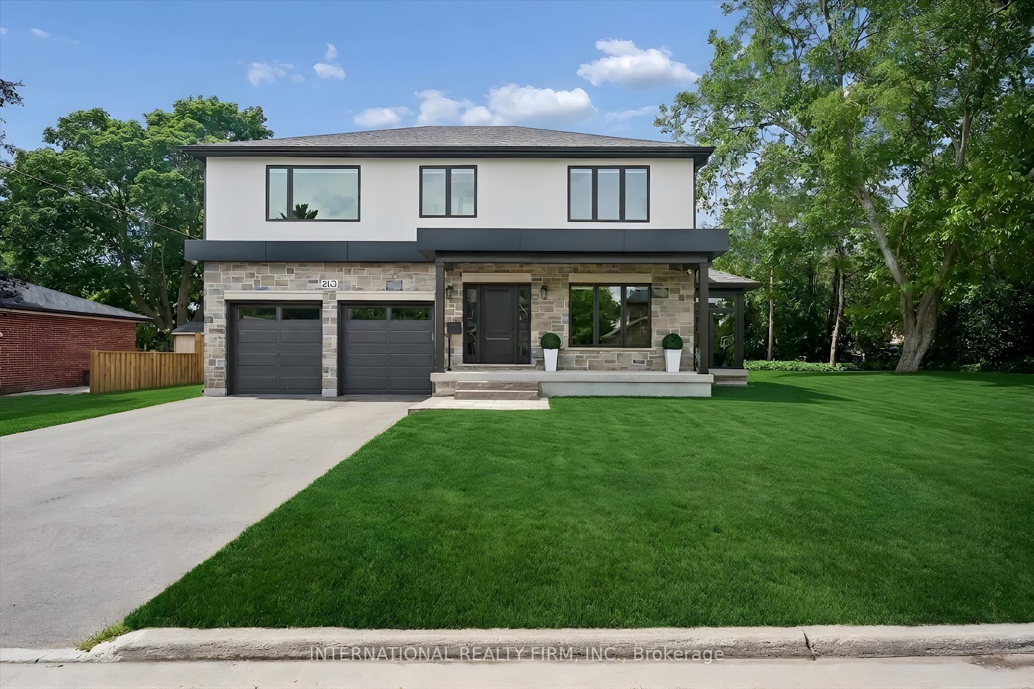 2423 Raymore Drive, Burlington, ON, L7R 2B4