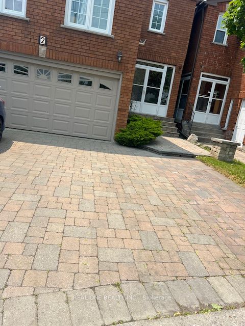 2 Grittani Lane, Toronto, ON, M1S 5B7