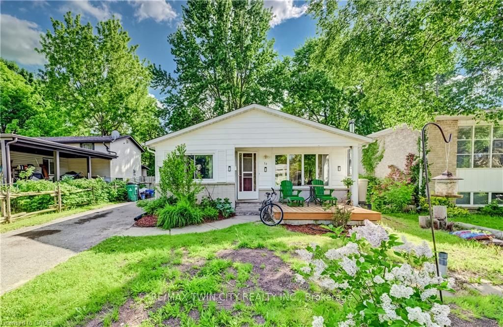 53 Helene Crescent, Waterloo, ON, N2L 5E6
