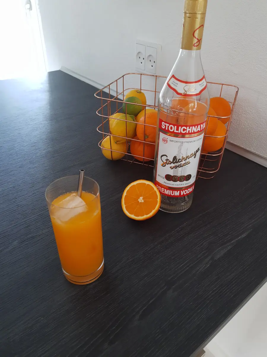 Screwdriver cocktail