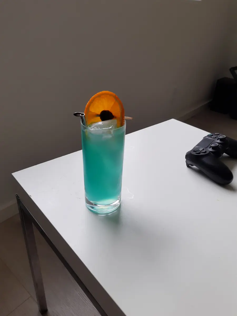 Blue Lagoon cocktail