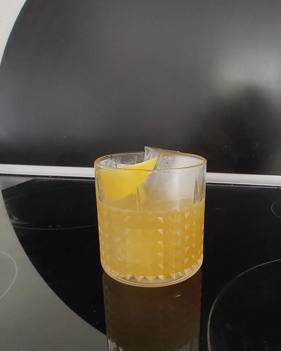 Gold Rush cocktail