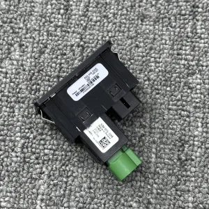 5Q0035726E / 5Q0 035 726E Carplay Media USB AUX Switch Adapter for VW Golf 7 MK7 VII - MIB2 MDI AMI USB Plug Socket Plug and Pla