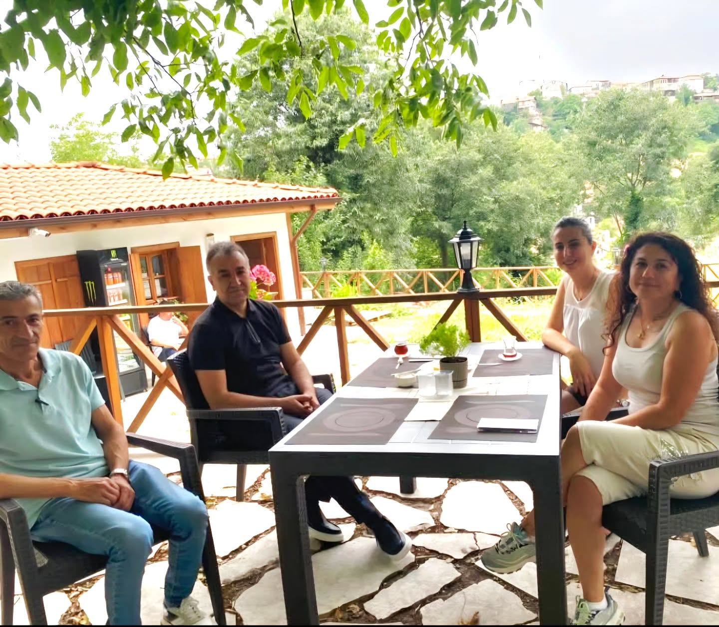 Kafe binası