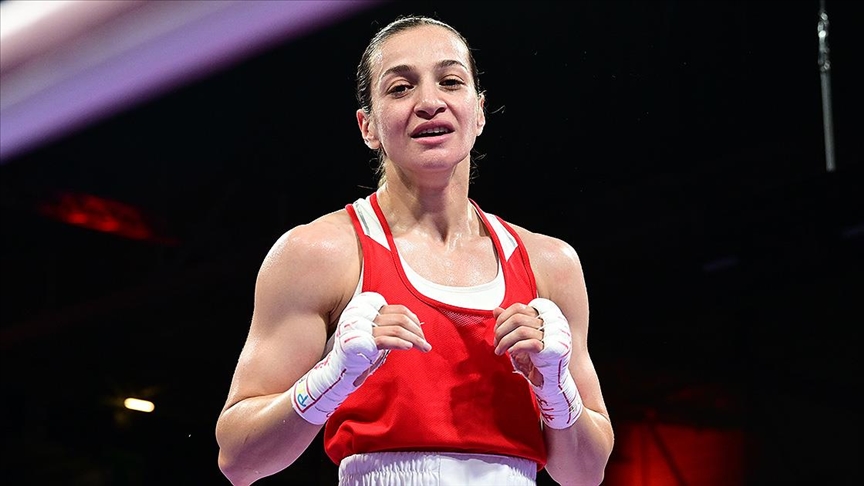 Buse Naz Çakıroğlu, Dünya Boks’ta 51 Kilo Kadınlarda Zirvede