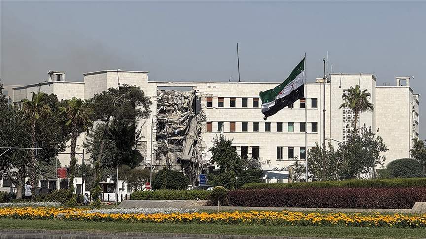 İsrail, Suriye'nin Dera ilindeki Kuveyya köyüne saldırı düzenledi