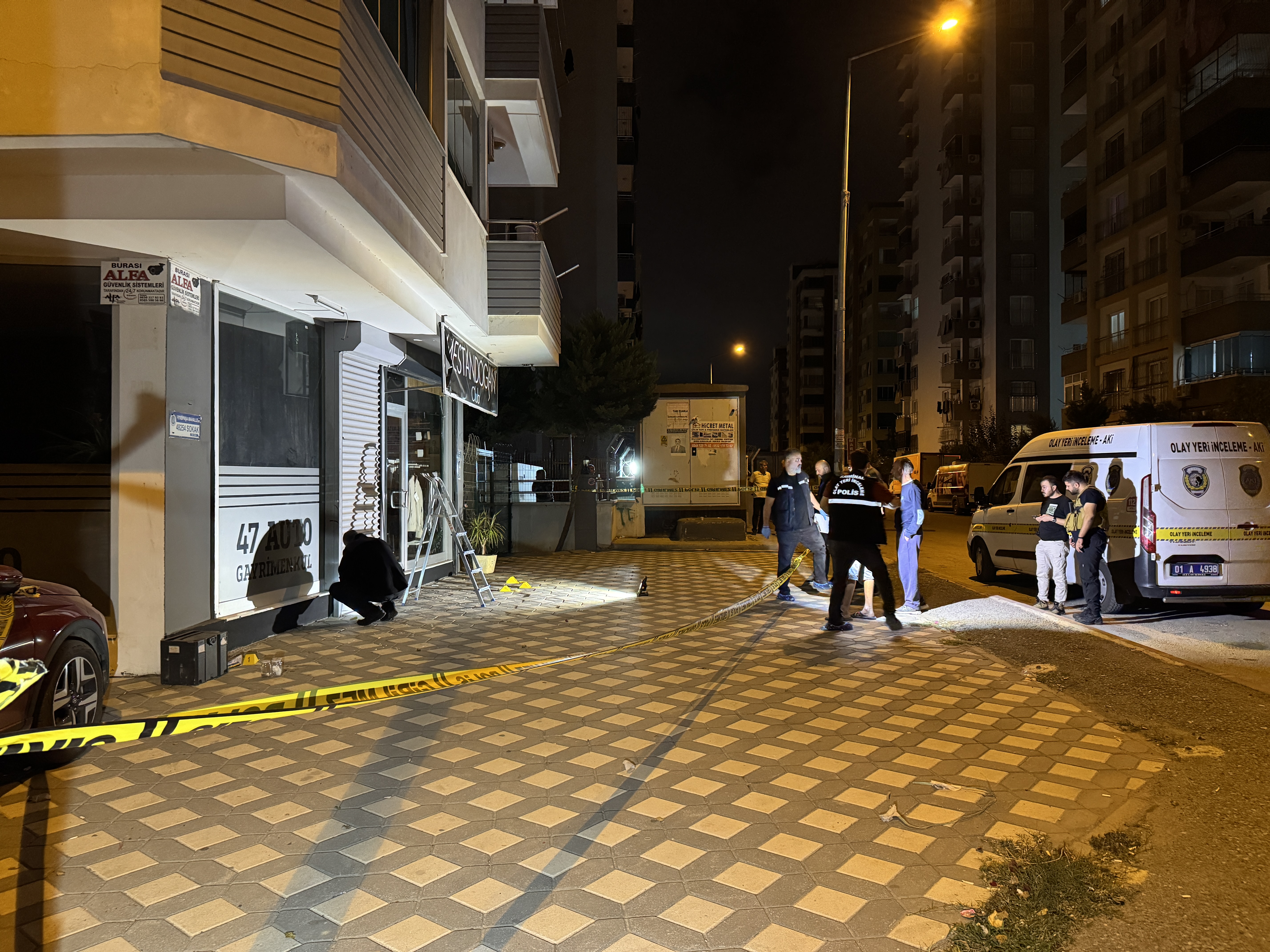 Adana’da İş Yerine El Yapımı Patlayıcı Atıldı