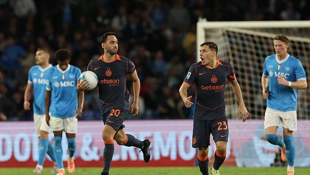 Hakan Çalhanoğlu'nun Penaltısı Yetmedi: Inter, Napoli'ye 3-1 Mağlup Oldu