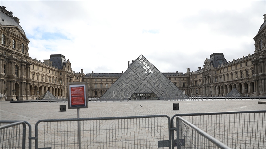 Louvre Müzesi soygunuyla bağlantılı 2 kişinin sorgusu sürüyor
