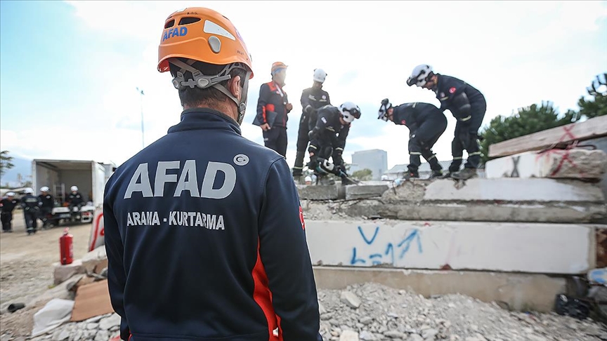 AFAD: Balıkesir'deki Deprem Sonrası Hasar Tespit Çalışmaları Devam Ediyor