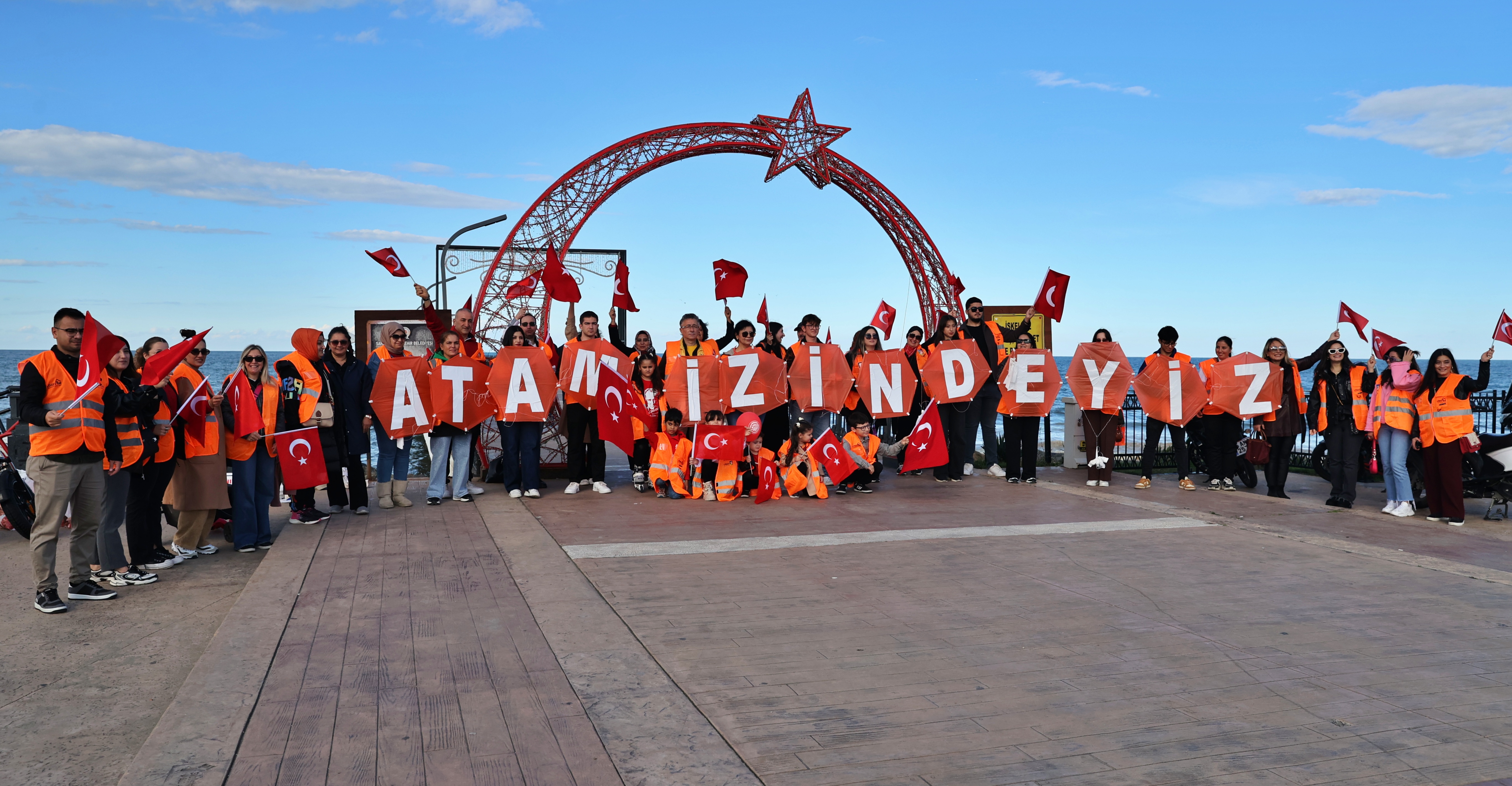 LÖSEV Gönüllülerinden 'Atam İzindeyiz' Temalı Uçurtma Şenliği