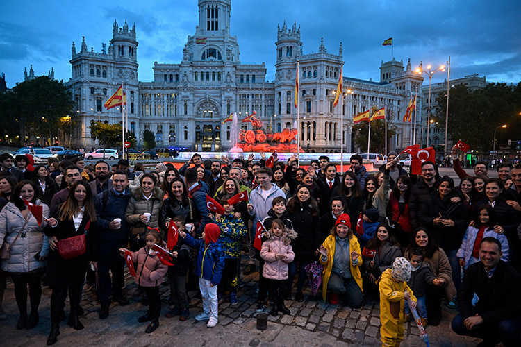 Madrid'de Türkiye Cumhuriyeti'nin 102. Kuruluş Yılı Resepsiyonu Gerçekleştirildi