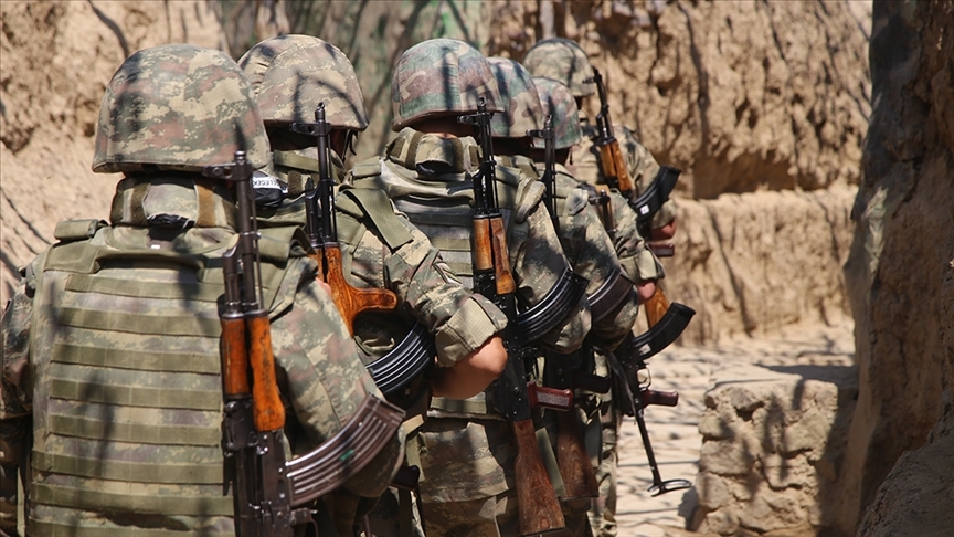 Ermenistan'da askerlik süresi 18 aya iniyor: Yeni yasa tasarısı onaylandı