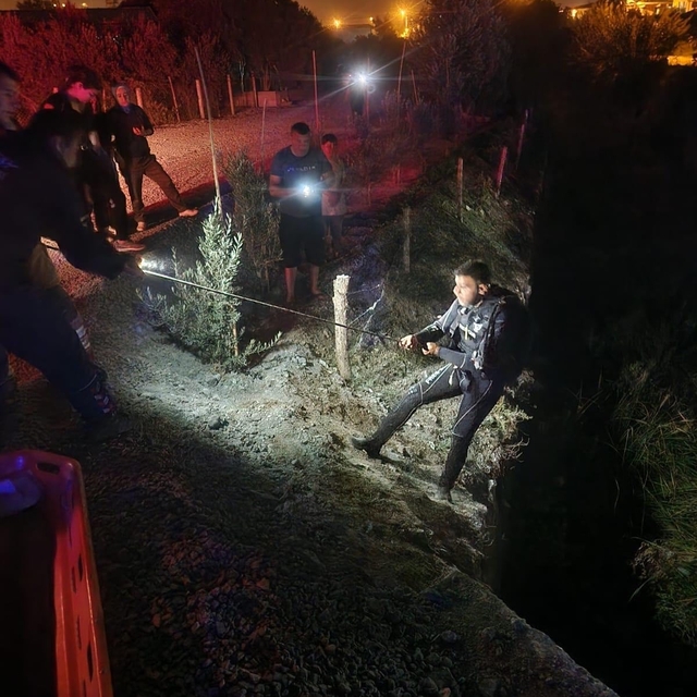 Hatay'da Asi Nehri'ne Devrilen Motosikletin Sürücüsü Yaralandı