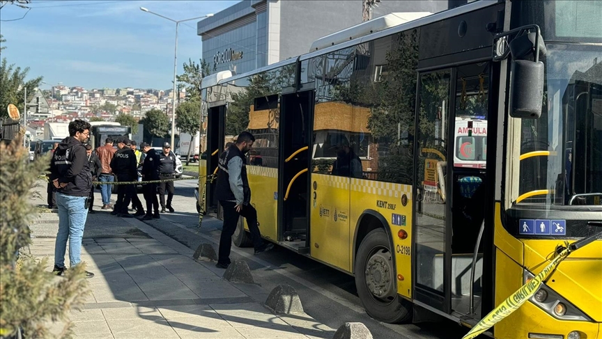 Arnavutköy'de İETT Otobüsünde Çıkan Kavgada 1 Kişi Hayatını Kaybetti
