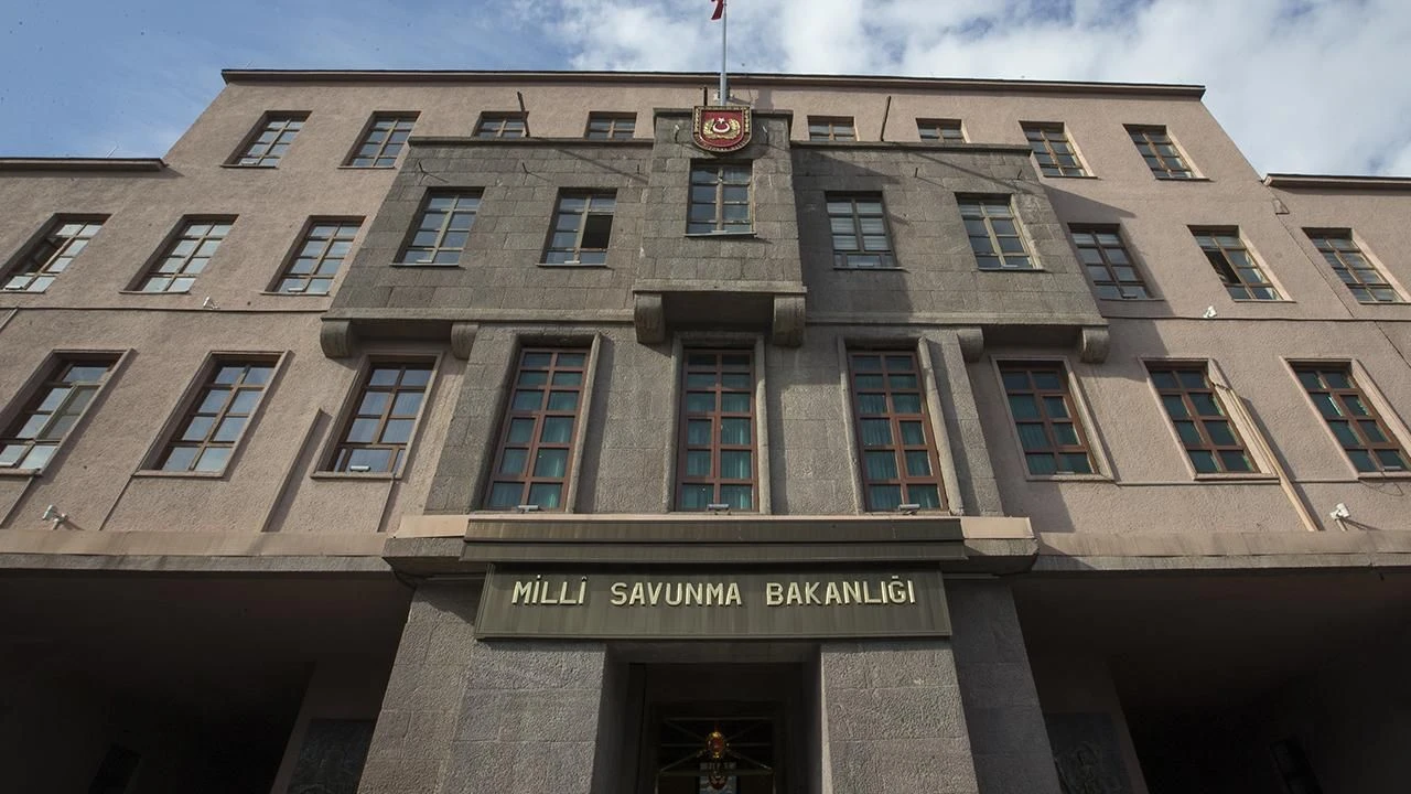 MSB Duyurdu: Muvazzaf Subay Adayı Başvuruları 9 Kasım'a Kadar Uzatıldı