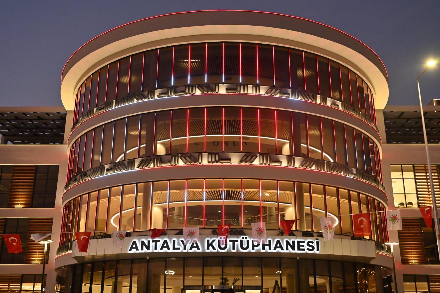 Antalya Kütüphanesi'nde 'Azerbaycan Seçkisi' Okuyucularla Buluştu