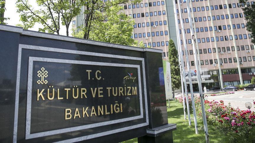 Kültür ve Turizm Bakanlığı'ndan Usta Sanatçı Ahmet Gülhan İçin Taziye Mesajı